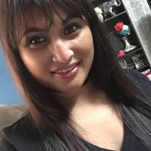 Meet your Posher, Dee